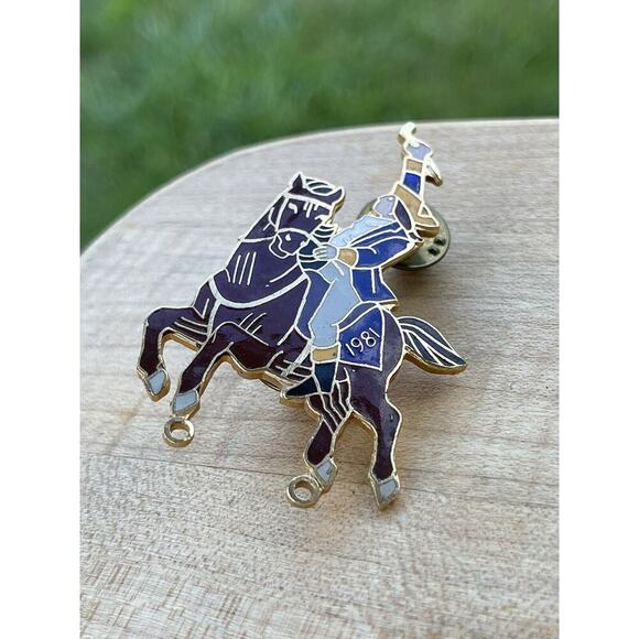 Lions Club Lapel Pin 1981 Horse 1-1/4" Vintage - Picture 1 of 4